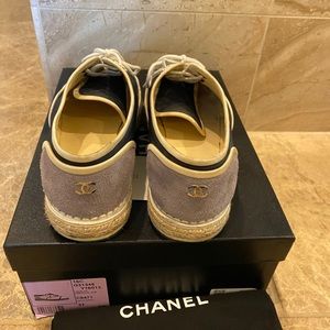 Used Chanel lace up shoes